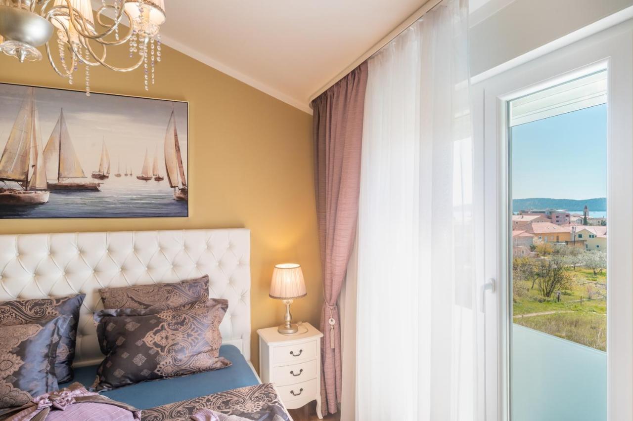 Apartment Tikvarin, Kastel Kambelovac Kastela Dış mekan fotoğraf