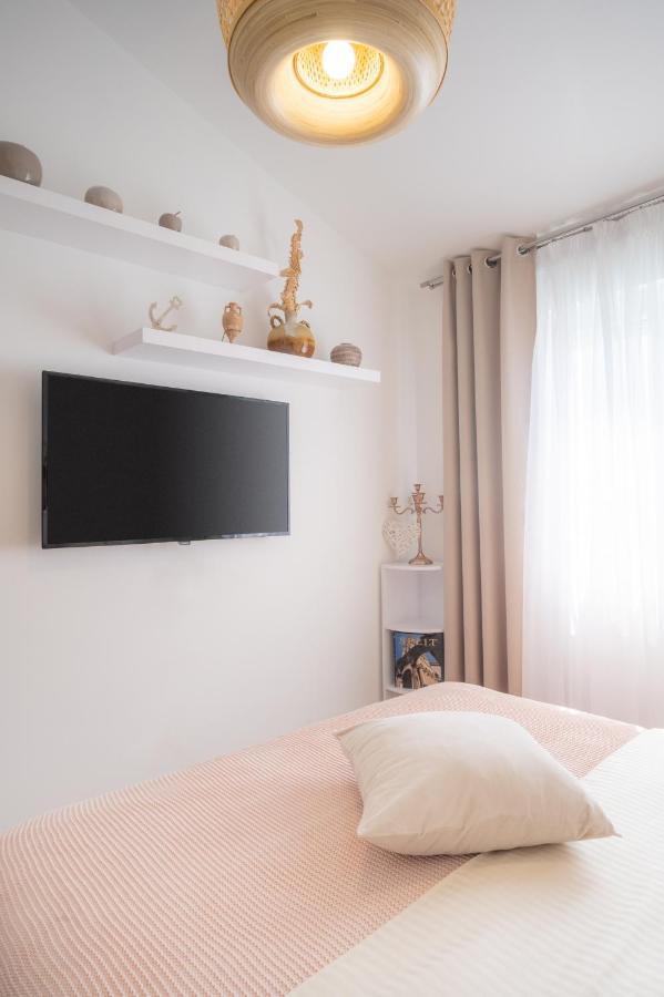 Apartment Tikvarin, Kastel Kambelovac Kastela Dış mekan fotoğraf