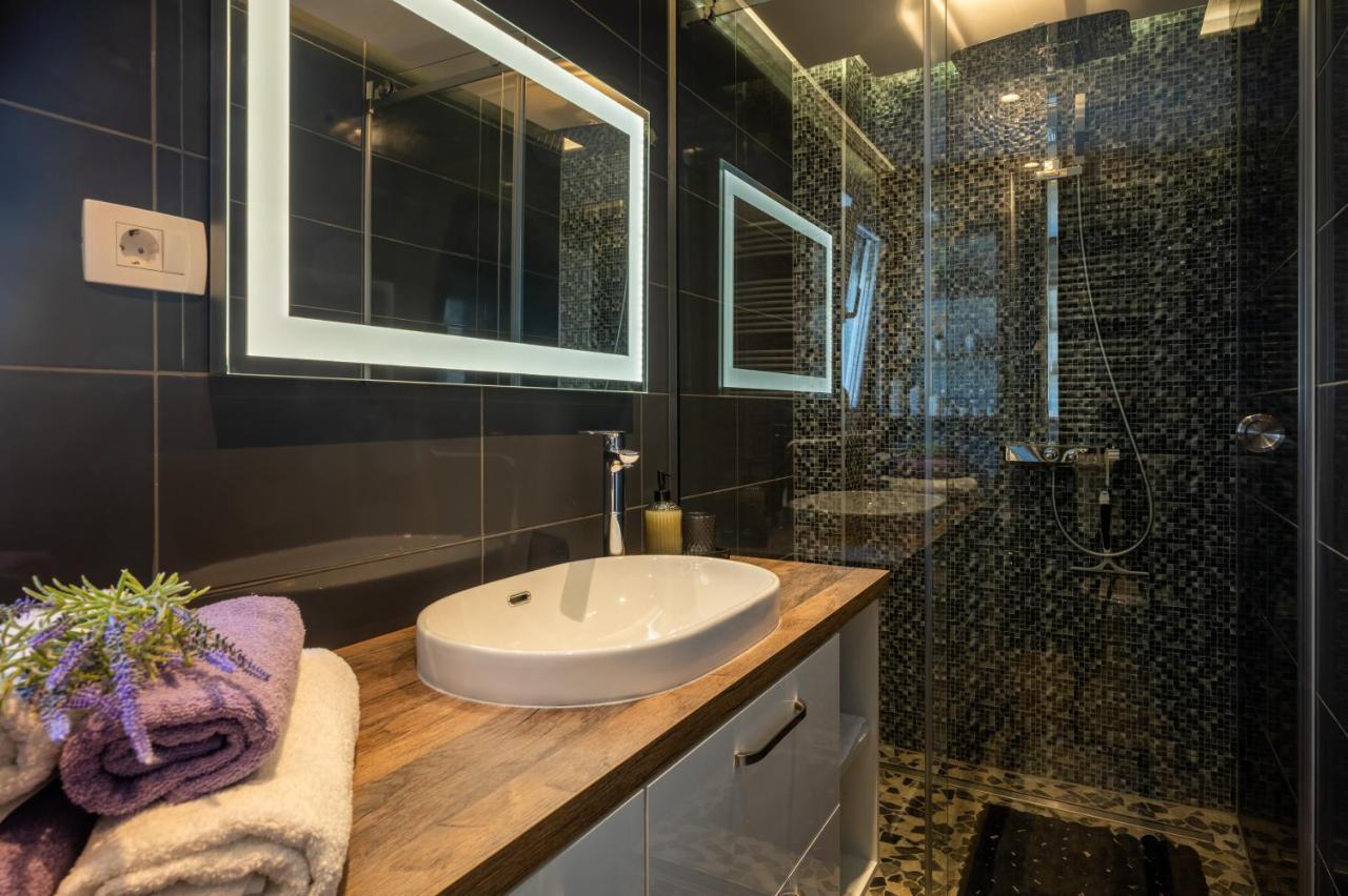 Apartment Tikvarin, Kastel Kambelovac Kastela Dış mekan fotoğraf