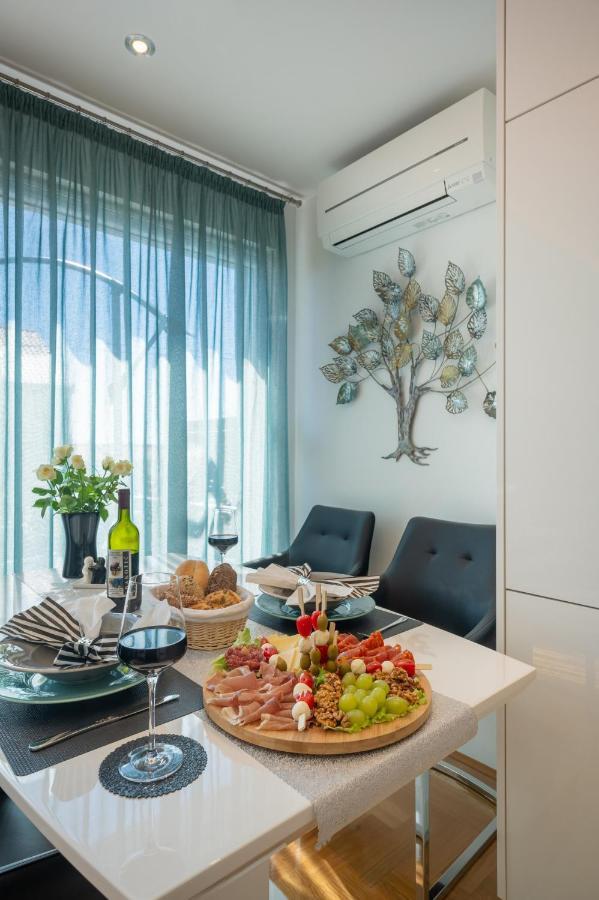 Apartment Tikvarin, Kastel Kambelovac Kastela Dış mekan fotoğraf