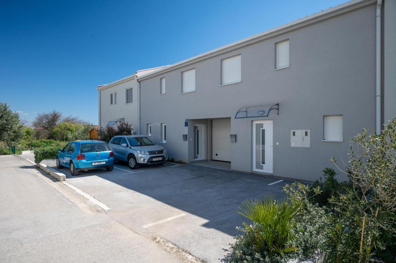 Apartment Tikvarin, Kastel Kambelovac Kastela Dış mekan fotoğraf