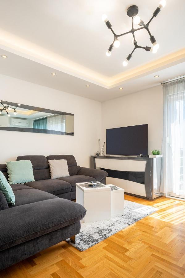 Apartment Tikvarin, Kastel Kambelovac Kastela Dış mekan fotoğraf
