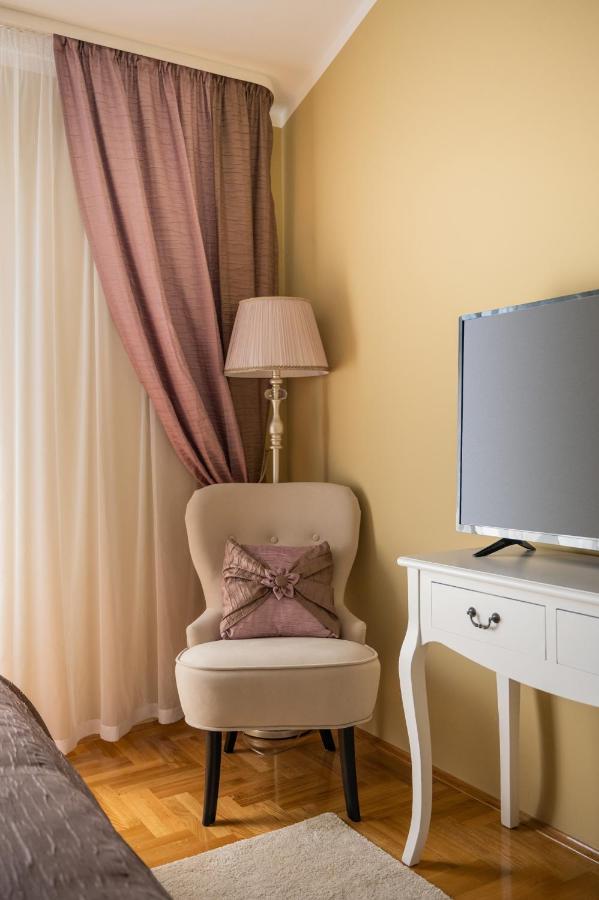 Apartment Tikvarin, Kastel Kambelovac Kastela Dış mekan fotoğraf