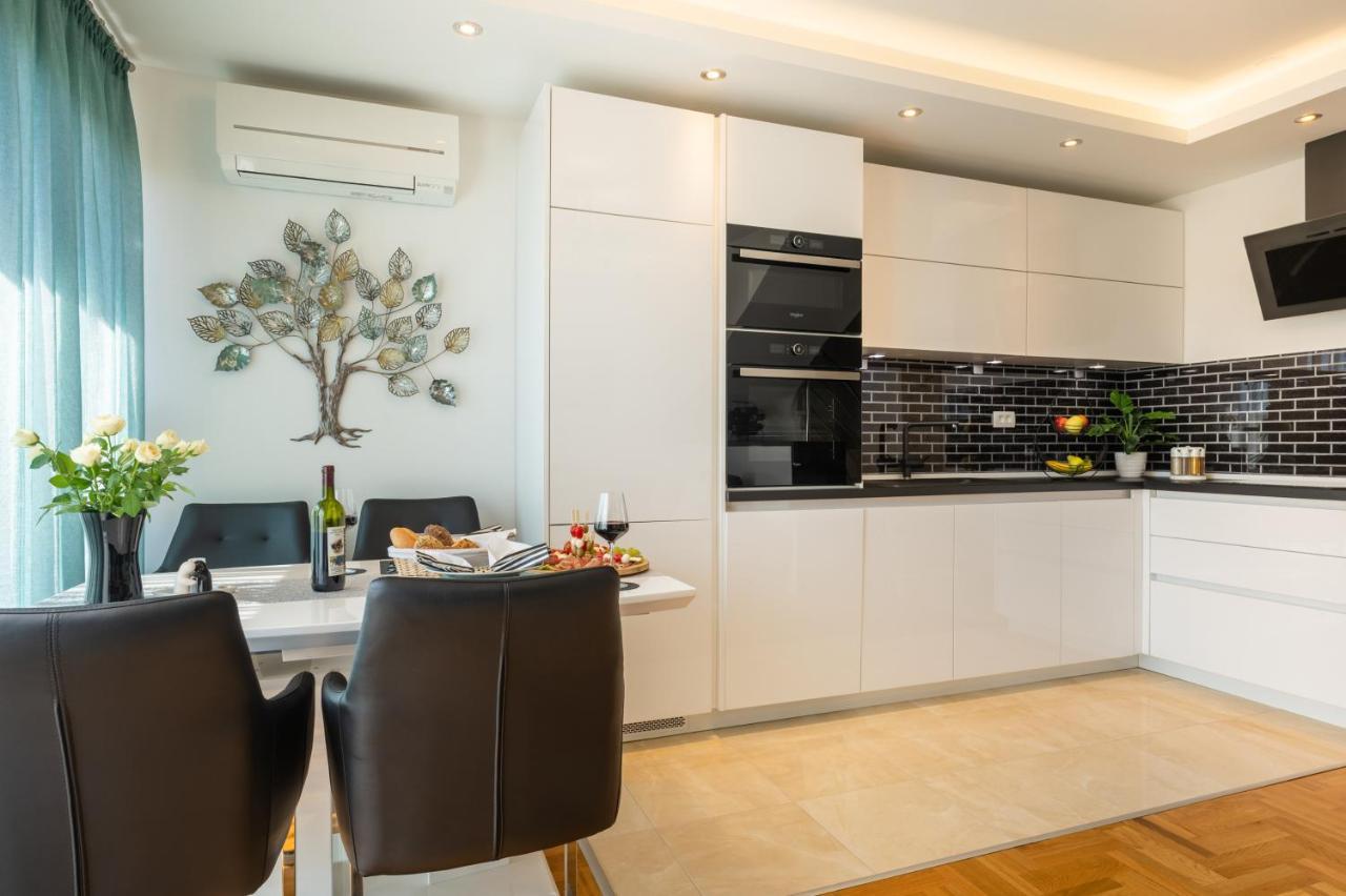 Apartment Tikvarin, Kastel Kambelovac Kastela Dış mekan fotoğraf