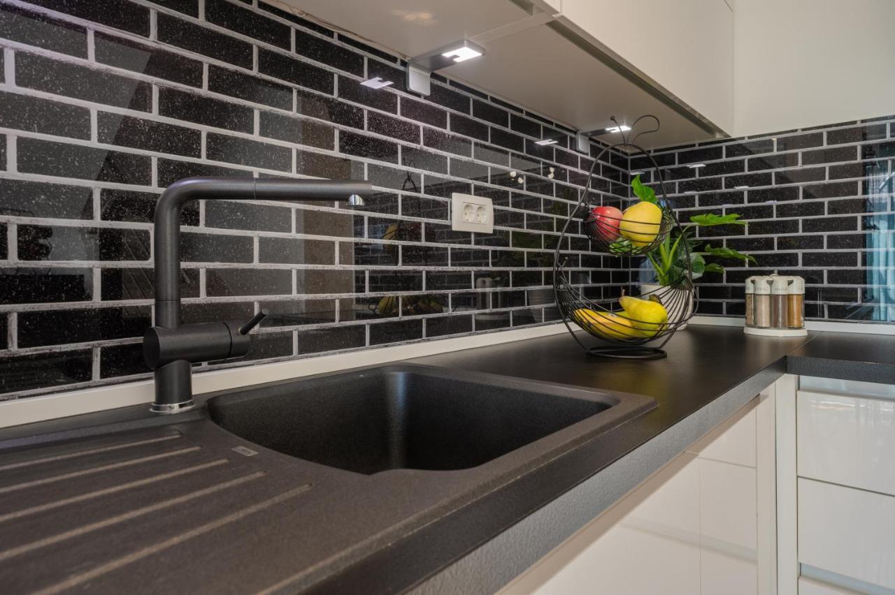 Apartment Tikvarin, Kastel Kambelovac Kastela Dış mekan fotoğraf
