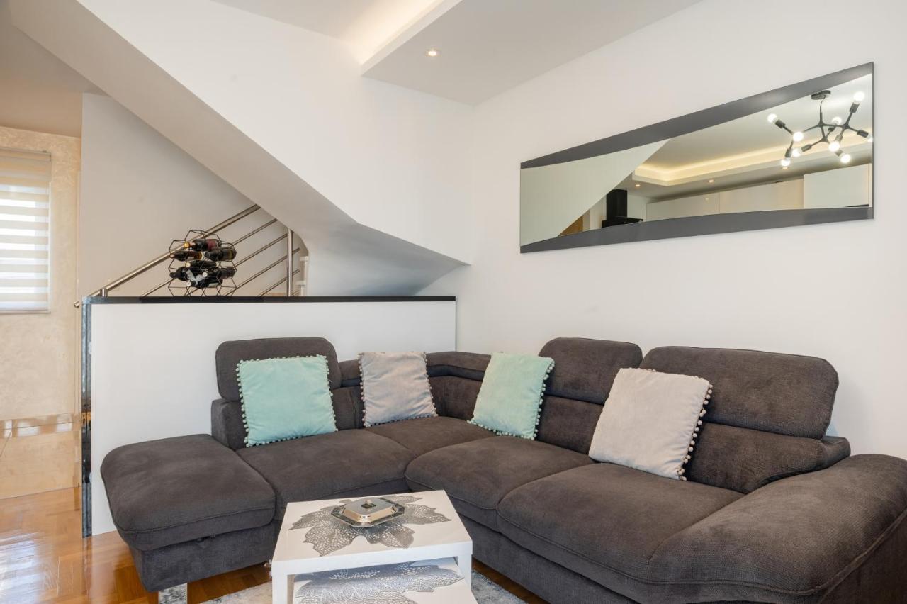 Apartment Tikvarin, Kastel Kambelovac Kastela Dış mekan fotoğraf