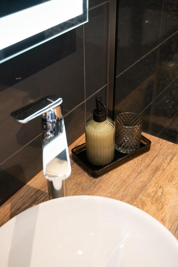 Apartment Tikvarin, Kastel Kambelovac Kastela Dış mekan fotoğraf
