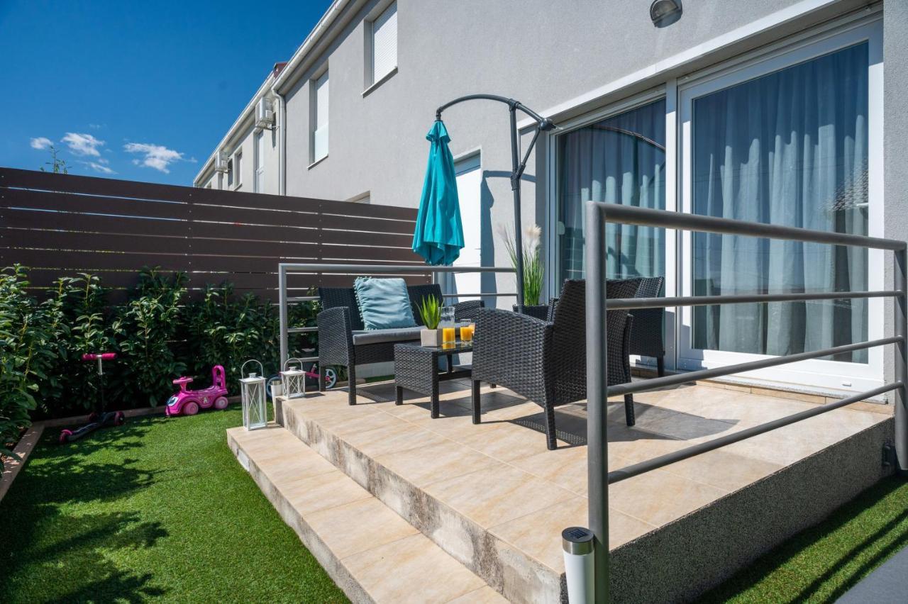 Apartment Tikvarin, Kastel Kambelovac Kastela Dış mekan fotoğraf