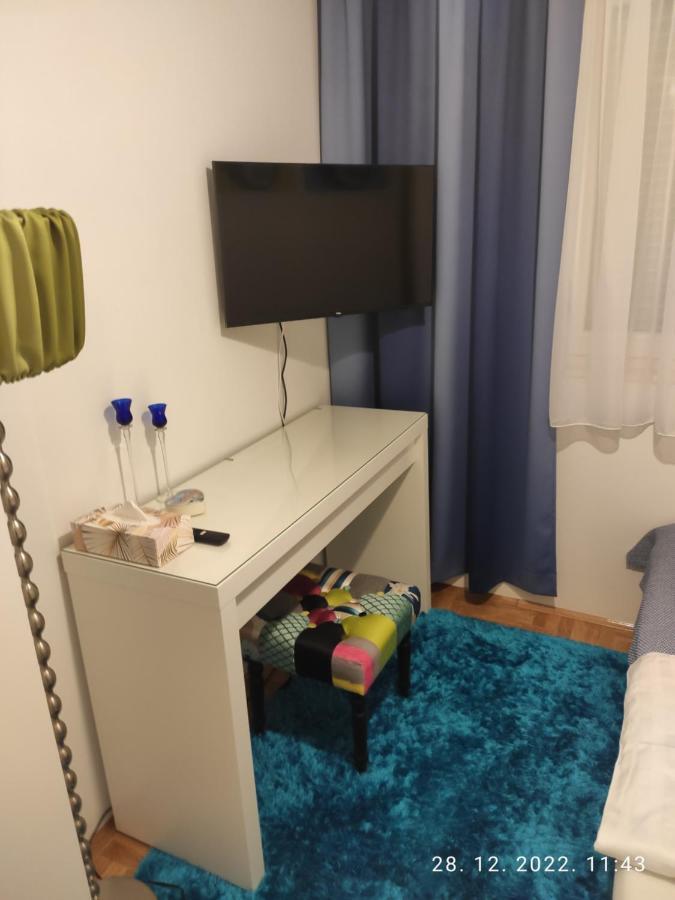 Apartment Tikvarin, Kastel Kambelovac Kastela Dış mekan fotoğraf